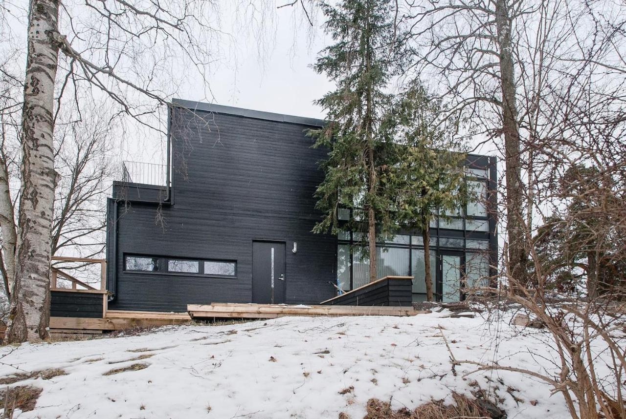 Townhouse On Arlanda Stockholm Metro Line - Easy Checkin Villa โซเลนทูนา ภายนอก รูปภาพ