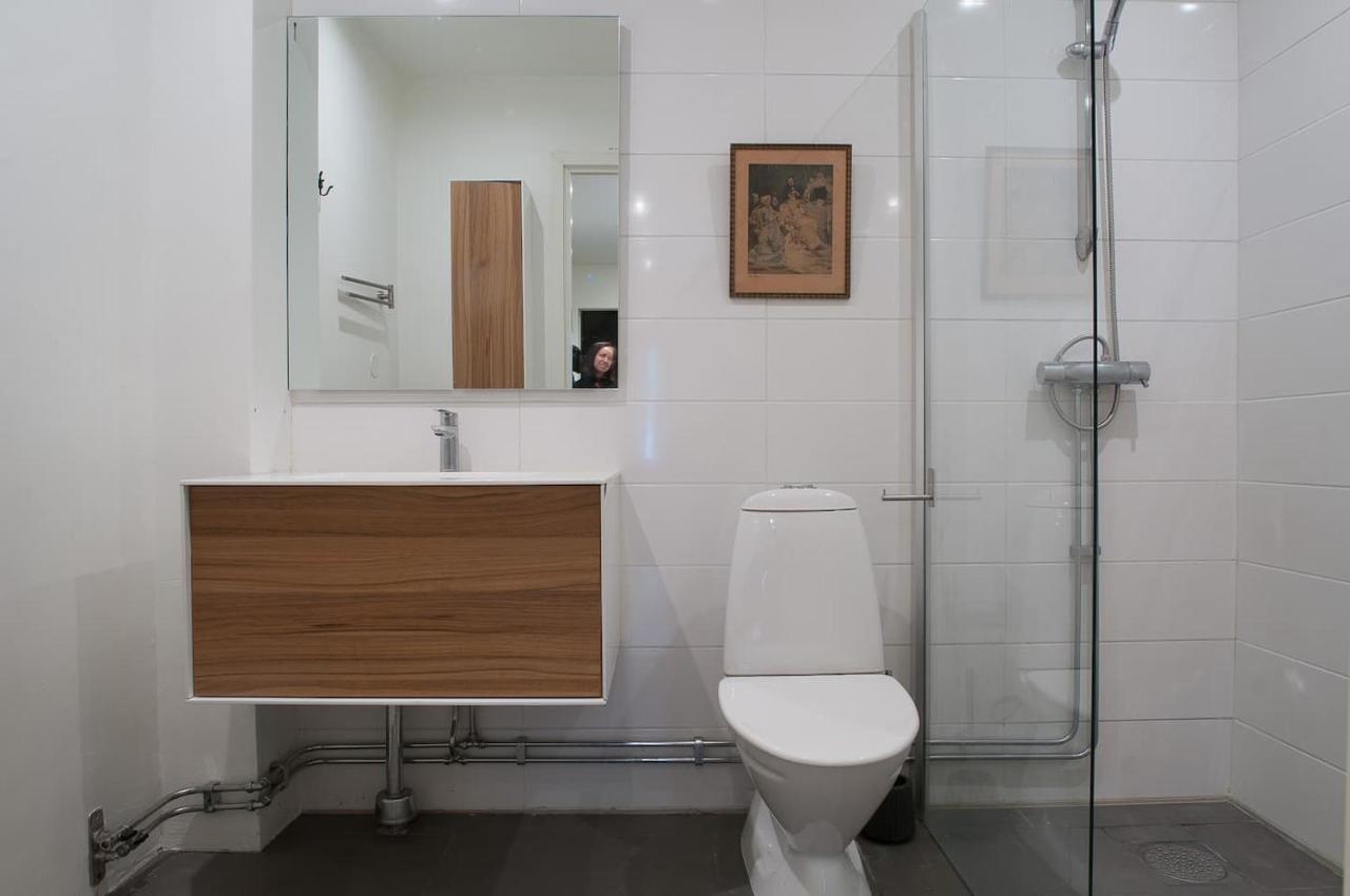 Townhouse On Arlanda Stockholm Metro Line - Easy Checkin Villa โซเลนทูนา ภายนอก รูปภาพ