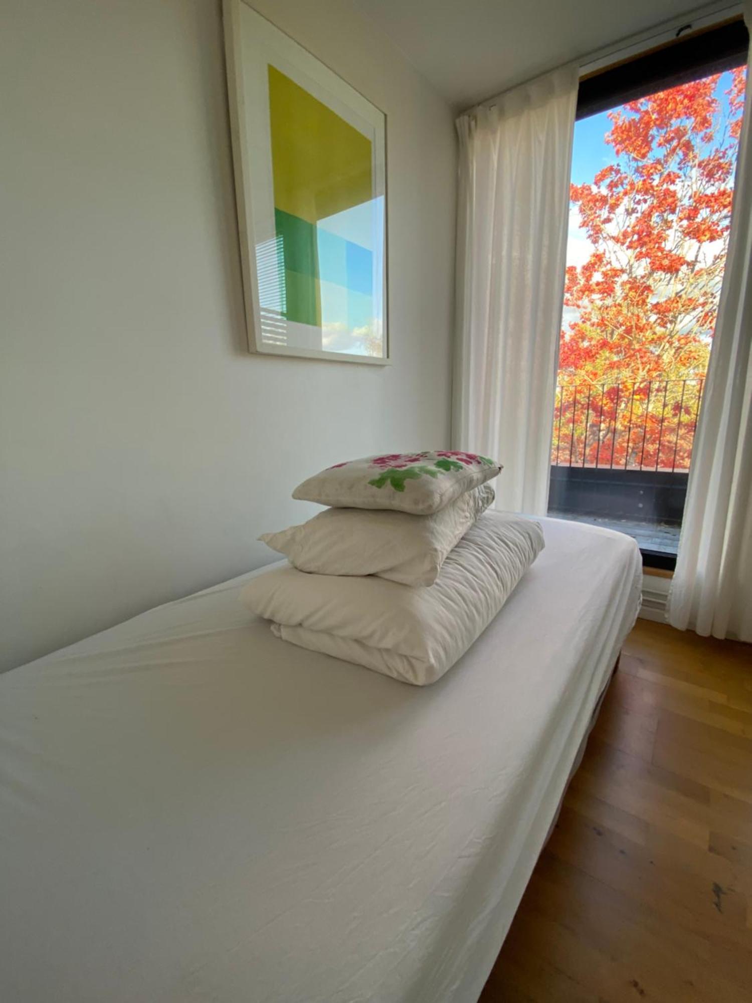 Townhouse On Arlanda Stockholm Metro Line - Easy Checkin Villa โซเลนทูนา ภายนอก รูปภาพ