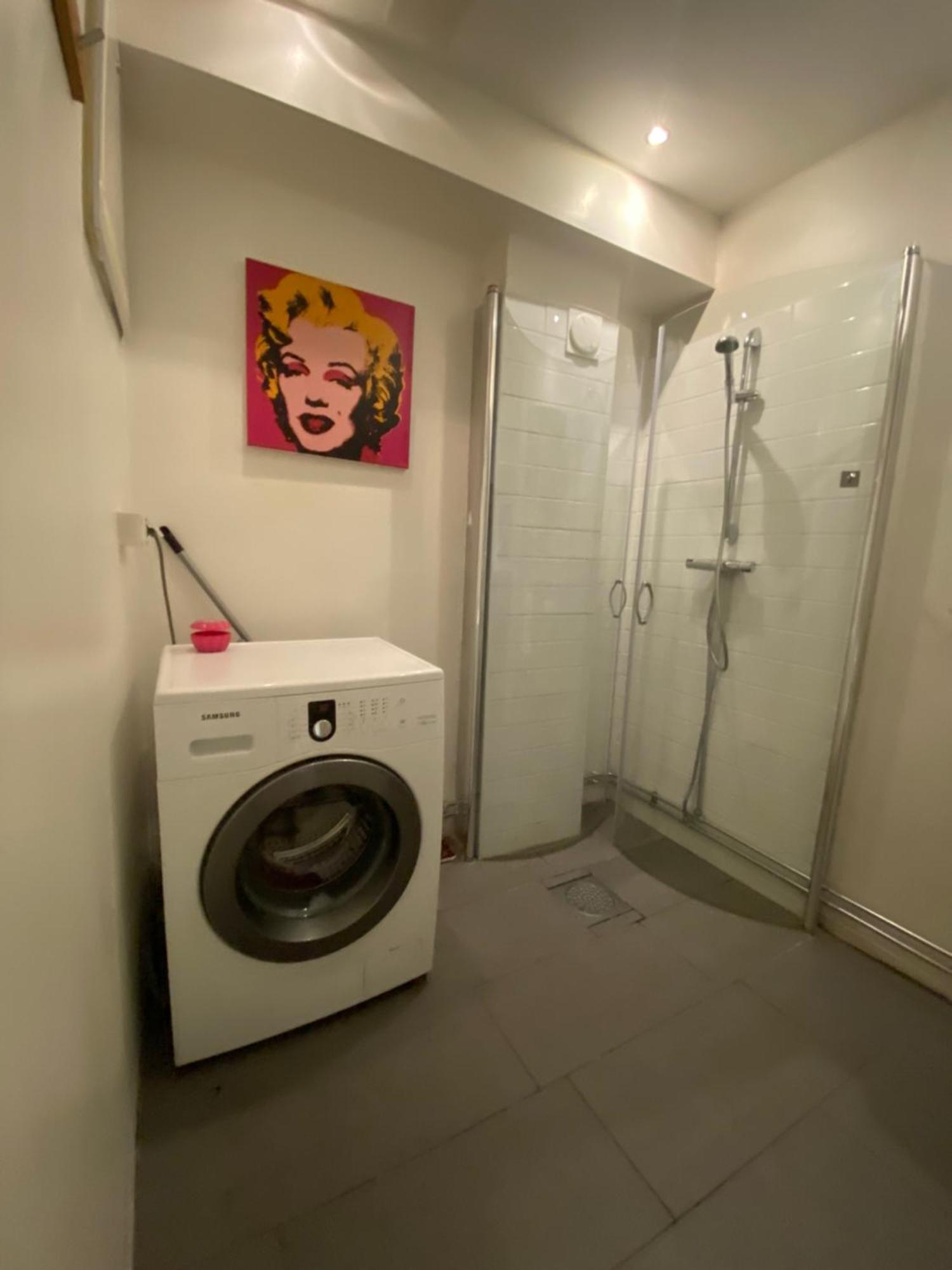 Townhouse On Arlanda Stockholm Metro Line - Easy Checkin Villa โซเลนทูนา ภายนอก รูปภาพ